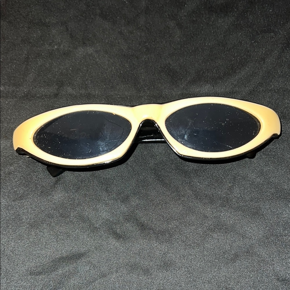 Vintage Chic Cream Sunglasses